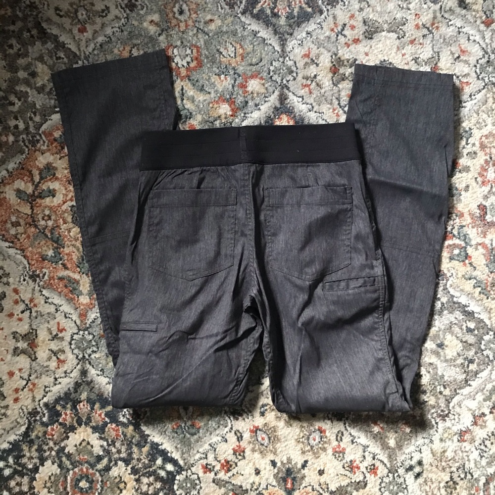 Women’s size 4 grey Duluth trading co. Waterproof Lightweight work pants